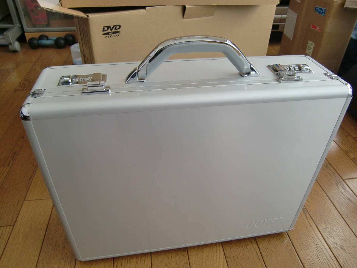 007限定アタッシュケース アルティメット 箱付き

コレクション DVDbox 007 アルティメット・コレクション BOX 限定アタッシュケース 外