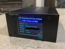 【送料込】新型 GPSDO 4出力 メーカー製モジュール使用 カラーLCD (OCXO GPS同期発振器 標準クロック/基準発振器)_画像1