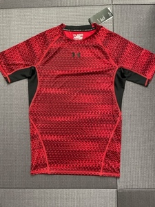 ☆UNDER ARMOUR heat gear コンプレッション半袖シャツ未使用品☆