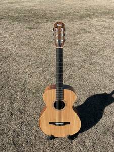 Taylor academy 12e-N ナイロン弦　ギター　中古品　テイラー　アカデミー　スロテッドヘッド　エレガット　ピックアップ付