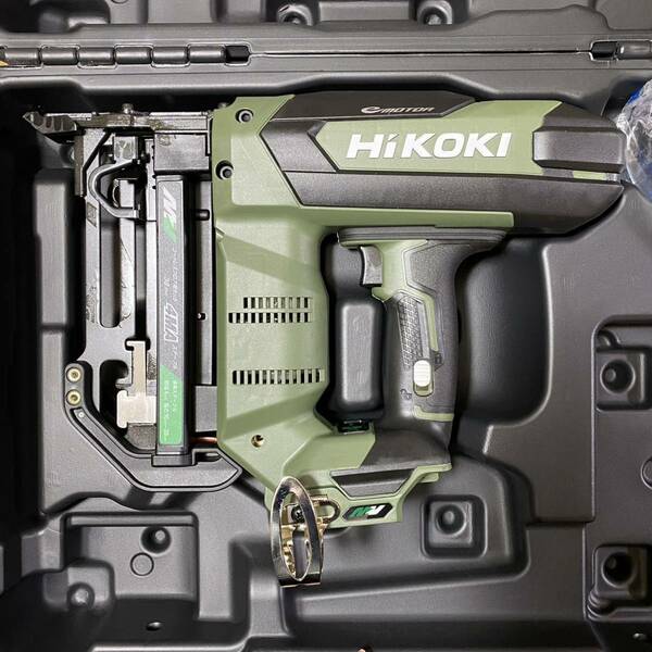 【送料込み！限定色！】HiKOKI 36Vコードレスフロアタッカ N3604DM (NNKG) 本体のみ・ケース付き(バッテリー・充電器別売)