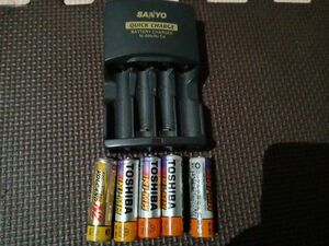 SANYO 急速充電器QUICK CHARGE/NC-M54/単3・単4対応　動作品