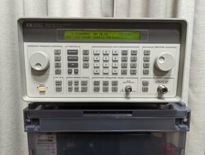 シグナルジェネレータ HP8647A