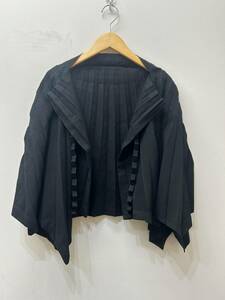 787☆me ISSEY MIYAKE ミー イッセイミヤケ☆ジャバラ折り ボレロ ジャケット☆黒