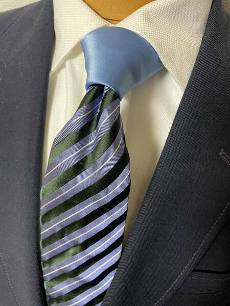 【美品】BYRON イタリア製ネクタイ　ストライプ　グリーン×スカイブルー　大剣約8.5cmシルク100%