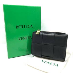 ▼BOTTEGA VENETA スモールカセット マキシイントレチャート 二つ折り財布 ブラック 黒系 ボッテガヴェネタ 布袋/箱付き【AI鑑定済み】