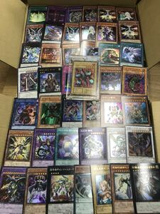 遊戯王　引退　2000枚以上 売り切り　メガソニックアイ　ローダー入り　スーパーレア以上多数　まとめ売り　画像全て