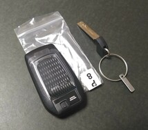 【送料無料】 未使用(スペア保管) トヨタ/TOYOTA純正 スマートキーハイラックス(HILUX/GUN125) 【007-AF0032 B2N2K2K】作動OK!_画像2