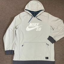 NIKE SB ビッグ ロゴ スノーボーディング レーション プルオーバー フーディー パーカー _画像1