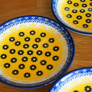 【新品】黄色 ポタリー風食器4枚セット 平皿 取り皿 花柄 北欧風食器 ポーランド風食器の画像5