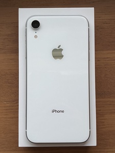 【送料無料・土日祝出荷可】Apple iPhone XR 128GB ホワイト SIMフリー【Apple Store】