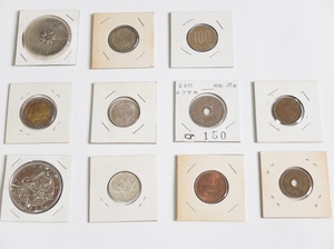 日本硬貨８枚　外国硬貨２枚　ＥＸＰＯ’７０記念メダル１枚