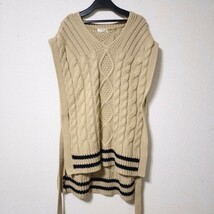 イデム idem 新品同様 アランニットベスト ケーブル Vネック ベルト ライン ノースリーブ Aran Knit Vest_画像7