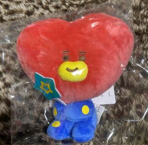 BT21 ファミマ1番くじ　テテ　Ｖ　TATA ぬいぐるみ