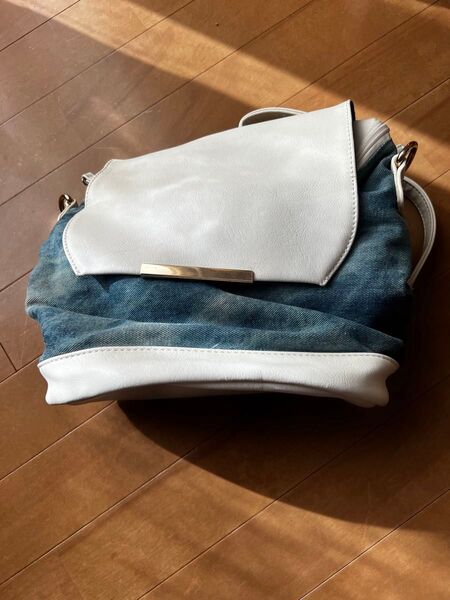 オーバータッシェ ショルダーバッグにリュックタイプに切り替え可能^ ^内側にもポケットが付いてます^ ^ 肩掛け