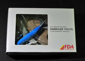 ■1/300　フジドリームエアラインズ　EMBRAER 170/175　ブルー　飛行機プラスチックディスプレイモデル/エフトイズ製【USED】