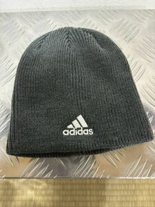 adidas アディダス　ビーニー　ニット帽　ネイビー