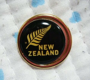 ニュージーランド　NEWZEALAND　ゴルフ用ボールマーカー　金メッキ色×黒色　ボタンタイプ　直径：約2.0㌢　＠長期保管品