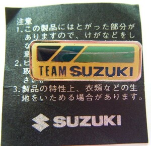 スズキ　SUZUKI　MOTOR SPORT　 チーム スズキ　“ＴＥＡＭ　ＳＵＺＵＫＩ”　ピンバッジ　１点　青系　ステッカー1枚付き　@販促非売品