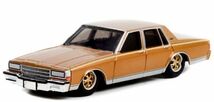 グリーンライト 1/64 シボレー カプリス 1985 ゴールド カリフォルニア ローライダー Greenlight CHEVROLET CAPRICE Lowrider ミニカー_画像2