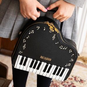 メゾピアノ ピアノ型　ショルダーバッグ