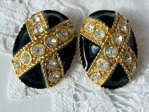 ヴィンテージ ** エナメルとラインストーンの美しいオーバルイヤリング vintage earrings