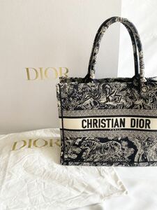 Christian Dior ブックトート　ミディアム　トワルドゥジュイ