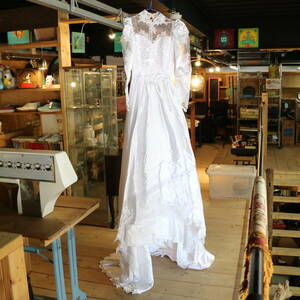 中古 Wedding Dress ウェディングドレス ホワイト Aライン COLOR DRESS カラードレス フラワーモチーフ ビジュー レース 現状品 衣装 撮影