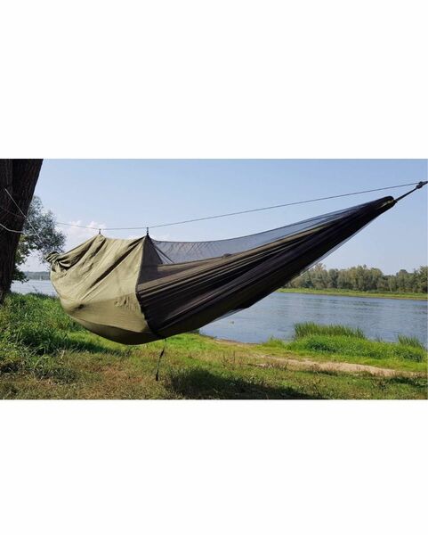 ブッシュメン トラベル ギア　BushBed Hammock ブッシュベッド ハンモックとTree huggersツリーハガー 