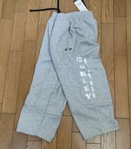 定価7,150円　新品　オークリー　クロップドパンツ　7分丈パンツ　FOA402968　グレー　メンズXXL_画像1