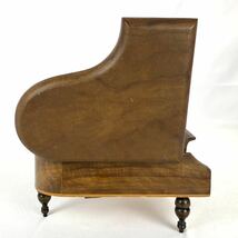 グランドピアノ型 オルゴール REVGE リュージュ ボッケリーニ メヌエット 小物 ピアノ 全高9cm ピアノ型 アンティーク 木製_画像7