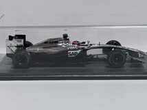 【ピンクヘルメット、レインタイヤ】1/43 マクラーレン・メルセデス MP4/29 #22 イギリスGP予選 2014 ／品番　S4629_画像5