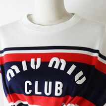 極美品◎正規品 22SS MIUMIU ミュウミュウ MJN304 ロゴプリント クロップド Ｔシャツ フロントリボン レディース 白×紺×赤 S伊製_画像5