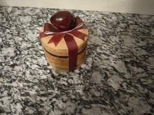 【中古】熊野洞　木製ケーキ型オルゴール（星に願いを）