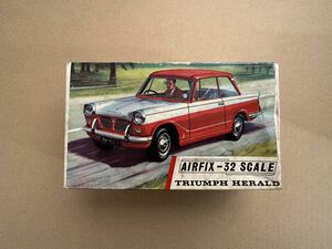 AIRFIX 1/32 TRIUMPH HERALD トライアンフヘラルド　未組み立てでは有りません。ジャンク品