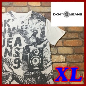 ME10-975★海外正規品★インパクト抜群!!【DKNY JEANS】生成り 大判プリント Vネック 半袖 Tシャツ【メンズ XL】USA古着 BIGサイズ