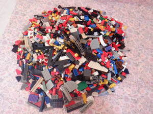 Ｄ１『ＬＥＧＯ（レゴ）★大量　いろいろなパーツがいっぱい！～５ｋｇあります！』～いかがですか？