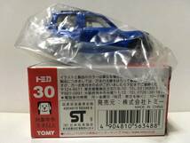 トミカ No.30 三菱 パジェロ 30周年 限定品 ボディ青 シート 灰色_画像3