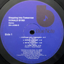 ★良盤 US ORIG LP★DONALD BYRD/Stepping Into Tomorrow 1975年 JAZZ NEXT STANDARD誌掲載 Pro.MIZELL兄弟(SKY HIGH) ATCQ,DE LA SOULネタ_画像3