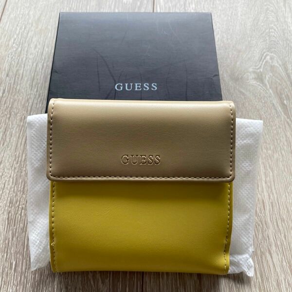 新品未使用　GUESS 二つ折り財布　コンパクト財布 財布 ウォレット 二つ折り