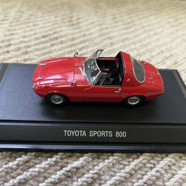 絶版品　エブロ製　1/43 トヨタスポーツ800(レッド) ハードトップ有り