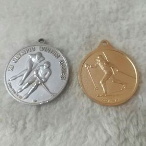 希少コイン　札幌オリンピック　1972年　記念メダル　フィギュアスケート、バイアスロン　２枚組 SAPPORO 刻印メダル