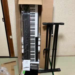 未使用保管品★アレシス　ALESIS　フルサイズ　88鍵盤　ハンマーアクション　電子ピアノ　Recital スピーカー内蔵　取説　台あり