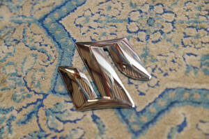 * Suzuki emblem *