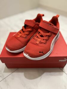 PUMAキッズスニーカー20cm赤