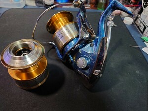 01ステラSW 16000 ハンドルノブなし 傷多数あり。 SHIMANO シマノ 予備スプール1個付き