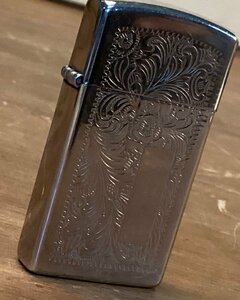 TT-1594 ■送料込■ 彫金 スリム ジッポー ZIPPO ライター オイルライター D VII 煙草 タバコ 喫煙具 40g●火花のみ確認 /くGOら