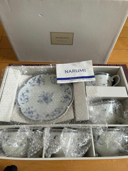 NARUMI ナルミ　カップ&ソーサー 5客セット　未使用品