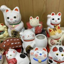 大量 陶器 ガラス等 ミニチュア 豆猫 招き猫 置物 コレクション セット 陶器 縁起物 商売繁盛 _画像3