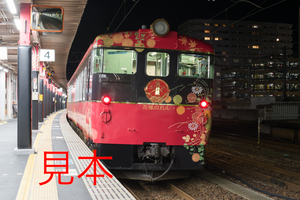 鉄道写真データ（JPEG）、00532268、花嫁のれん（キハ48系）、JR金沢駅、2016.01.01、（7360×4912）